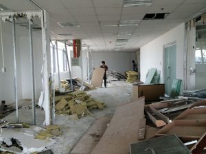 Chuyên nhận tháo dỡ trần vách thạch cao Chuyên nhận tháo dỡ trần vách thạch cao