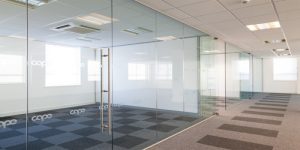 Báo giá thi công làm kính cường lực