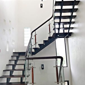 Thi công làm cầu thang sắt